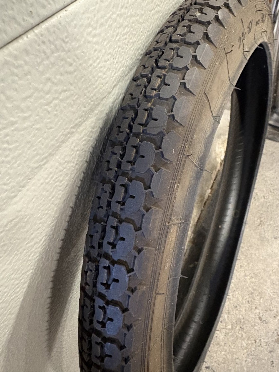 4 x buitenband bromfiets