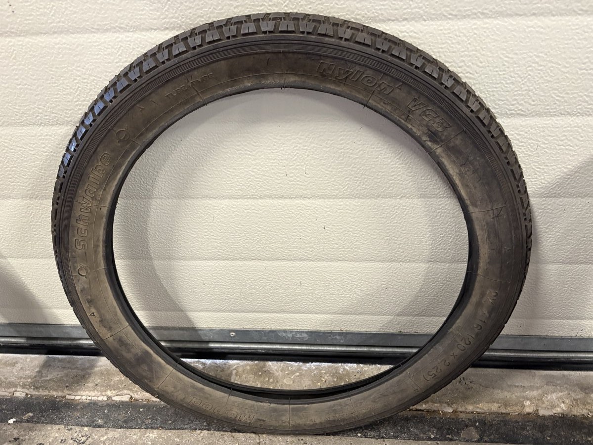 4 x buitenband bromfiets