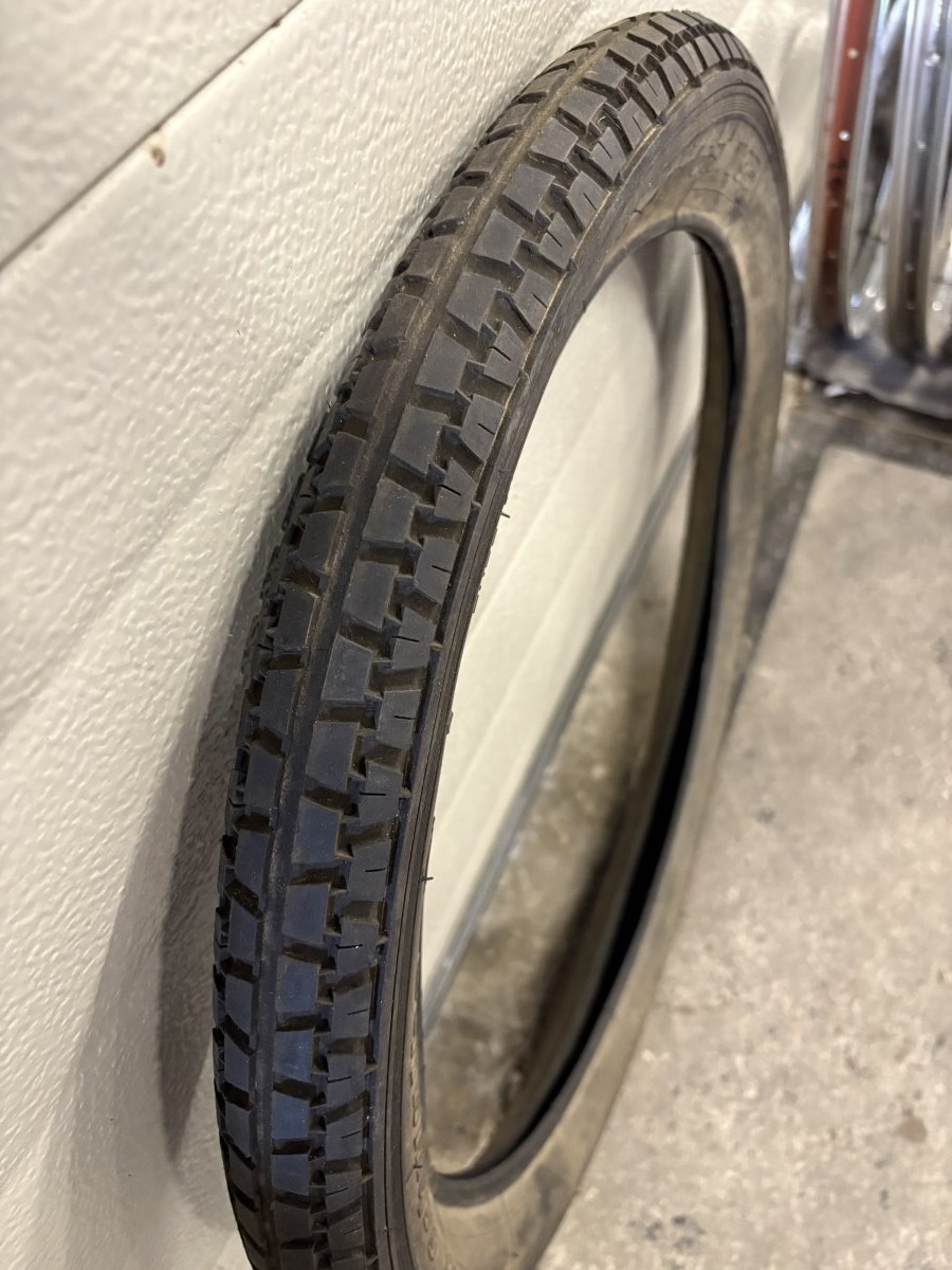 4 x buitenband bromfiets