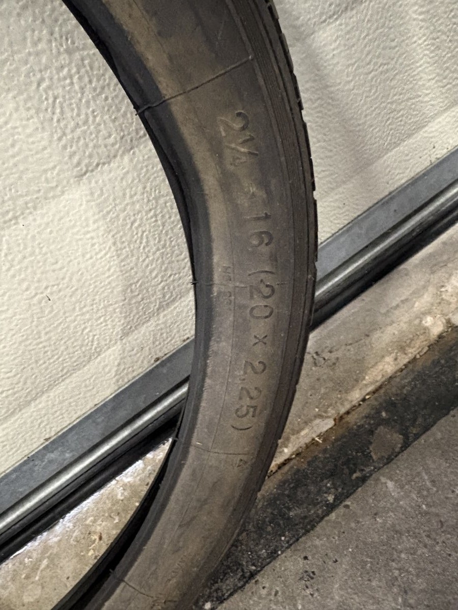 4 x buitenband bromfiets